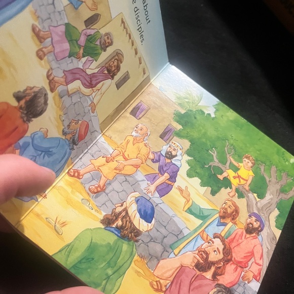 The Story of Jesus book . - Picture 5 of 6